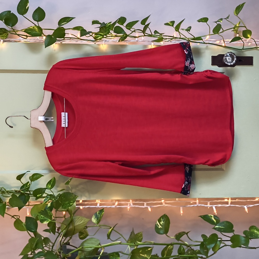Women's Elle Red Tunic Floral Cuff Lightweight Sweater M